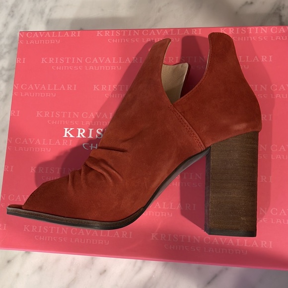 Kristin Cavallari/ Chinese Laundry suede shoes - Picture 2 of 13